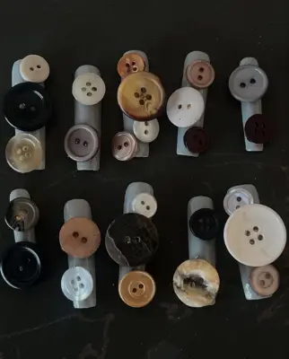 doechii button nails