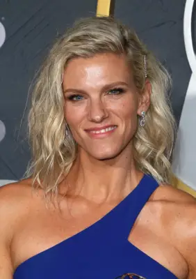 Lindsay Shookus
