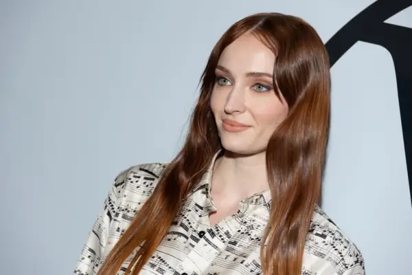 Sophie Turner With Red-Brown Hair in 2023