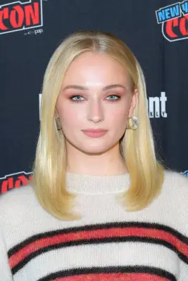 Sophie Turner With Blond Hair in 2018