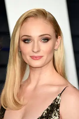 Sophie Turner With Platinum-Blond Hair in 2019