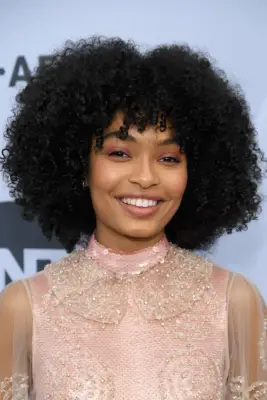 Celebrities With Bangs: Yara Shahidi With Curly Bangs