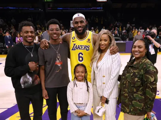 2023: Savannah and the Kids Celebrate LeBron
