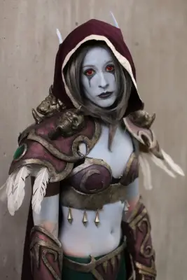 How to Apply Body Paint: Use Strokes, Don