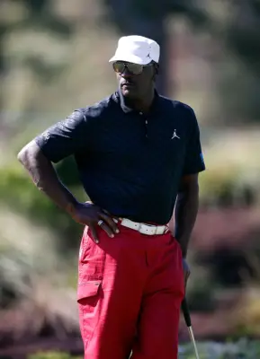 When Michael Jordan Let the Air Jordan Logo Speak For Itself