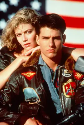 TOP GUN, from left: Kelly McGillis, Tom Cruise, 1986. ph: Paramount / courtesy Everett Collection