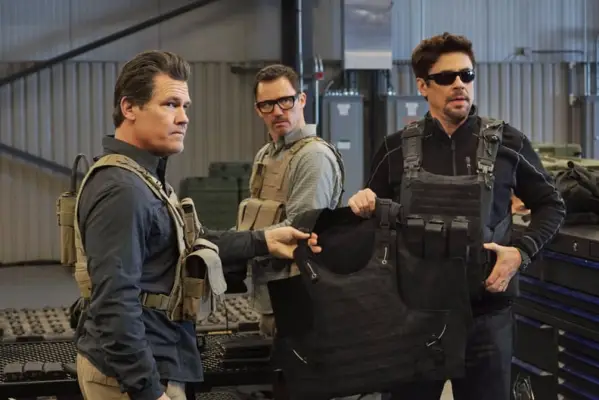 SOLDADO, (aka SICARIO 2: SOLDADO), from left: Josh Brolin, Jeffrey Donovan, Benicio Del Toro, 2018. ph: Richard Foreman Jr. / Columbia /Courtesy Everett Collection
