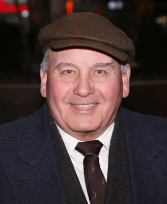Ernie Sabella (Pumbaa)