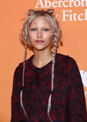 Grace VanderWaal as Susan