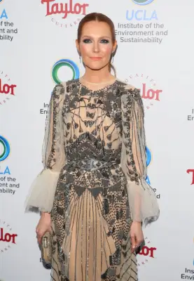 Darby Stanchfield as Gloria Borlock