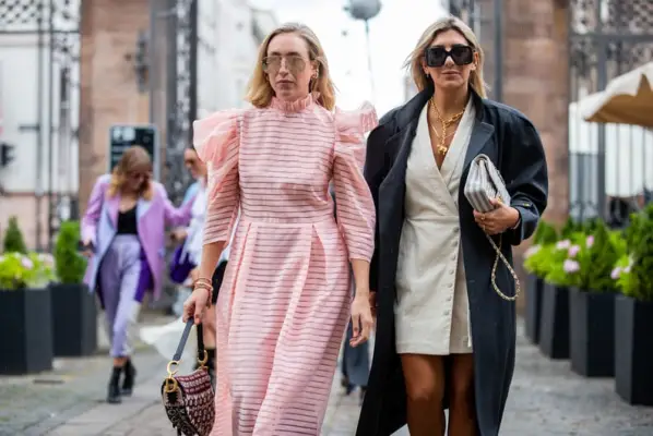Street Style Trend: Puff-Sleeve Dress
