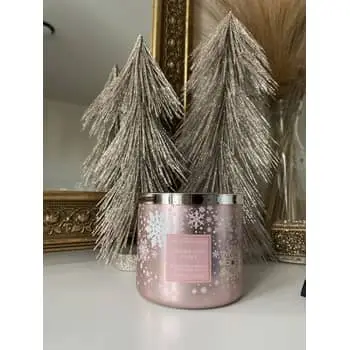 Bath & Body Works Snowflakes & Cashmere Single-Wick Candle