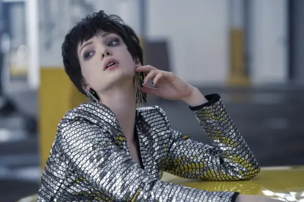 Elena Kampouris on Jupiter