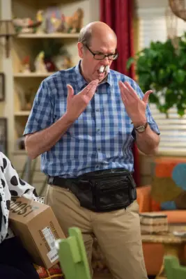 Stephen Tobolowsky as Dr. Leslie Berkowitz