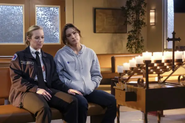 GREYS ANATOMY - Helplessly Hoping Greys Anatomy picks up where the previous episode of Station 19 left off as both teams tend to a tense situation with so much at stake. Meanwhile, Jo convinces Hayes to bend the rules on a case, and Maggie and Winston re