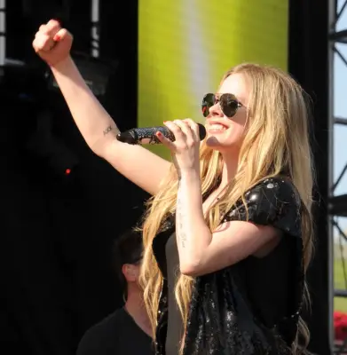 Avril Lavigne’s XXV Tattoo