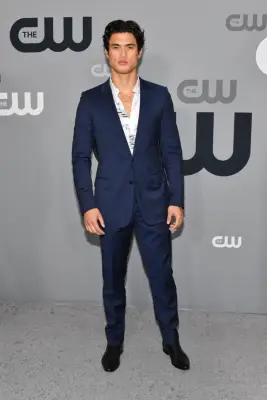 Charles Melton = 6′1″