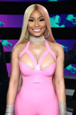 Nicki Minaj: Long Pink and Blonde Hair, 2017 MTV VMAs