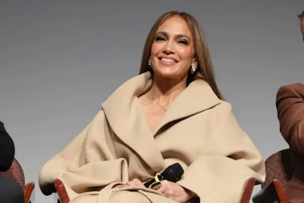 Jennifer Lopez Cherry Mocha Nails 