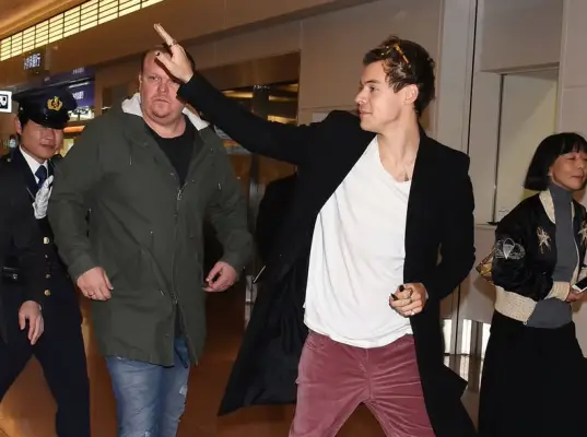 Harry Styles Wearing Black Nail Polish