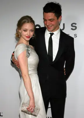 Amanda Seyfried and Dominic Cooper