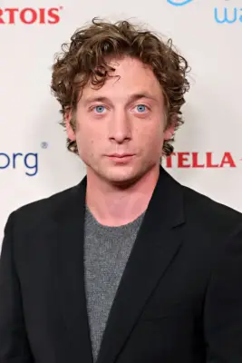 Who Is Jeremy Allen White