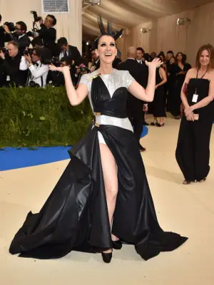 When She Was Serving Face, Honey, Yes