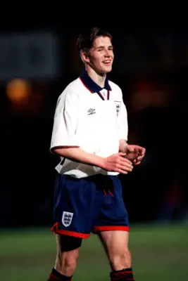 David Beckham Hair: The Surfer Curtains, 1993