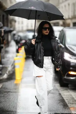 Baggy-Jeans Outfit: Ripped Denim With a Bomber Jacket