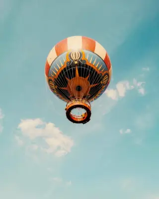 Disney iPhone Wallpaper: Disney Springs Hot Air Balloon