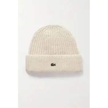 Beanie Outfits: Match It to Your Coat