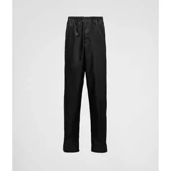 How to Style Joggers With a Bra Top