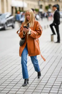 Black Leather Ankle Boots With Ankle-Length Jeans