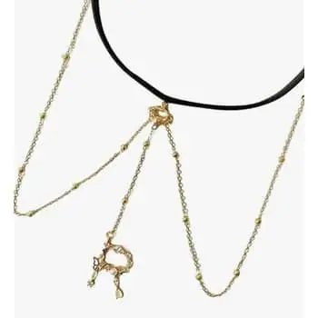 NEW ORLEANS, LOUISIANA - FEBRUARY 09: (L-R) Ice Spice, Ashley Avignone, and Taylor Swift attend the Super Bowl LIX at Caesars Superdome on February 09, 2025 in New Orleans, Louisiana. (Photo by Jamie Squire/Getty Images)