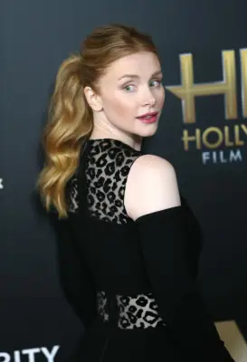 Bryce Dallas Howard With Light Red Hair