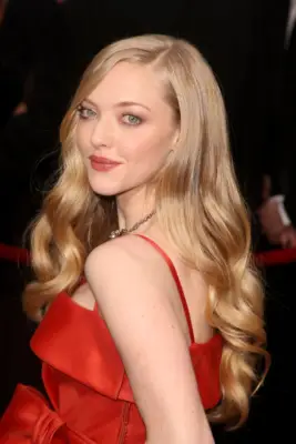 Amanda Seyfried With Honey-Blond Hair