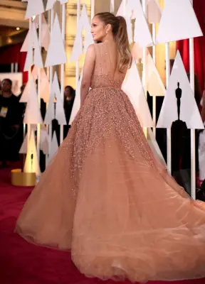 Jennifer Lopez With Blond Highlights in 2014