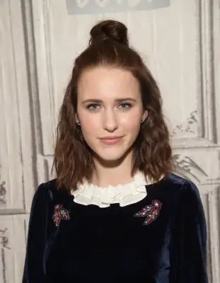 Rachel Brosnahan With Brown Hair in 2017