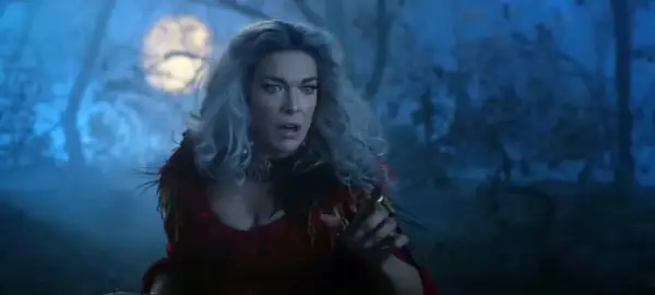 HOCUS POCUS 2, Hannah Waddingham, 2022. Disney+ / Courtesy Everett Collection