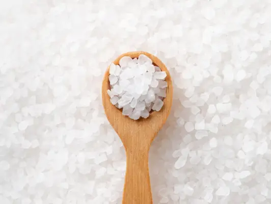 How to Lighten Hair Naturally Using Sea Salt