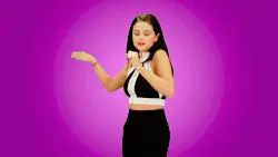 When She Pretended to Be Taylor Swift in a Hair Flipping Performance