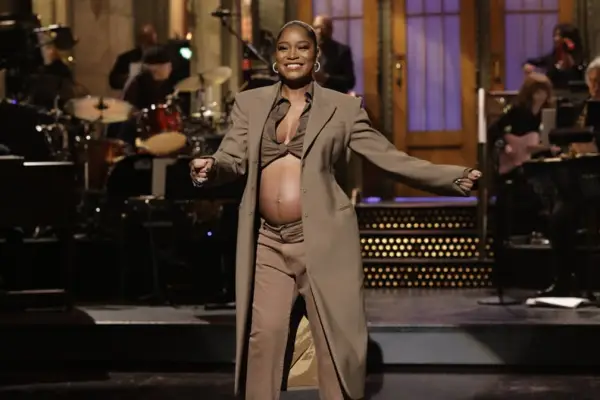 Pregnant Halloween Costume Idea: Keke Palmer on 