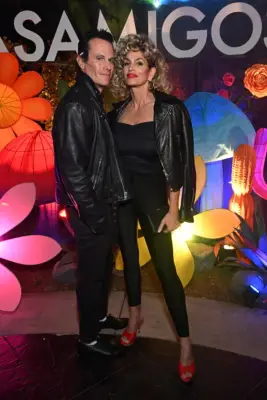 Rande Gerber and Cindy Crawford as Danny and Sandy in 