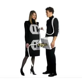 Pregnant Couple Costumes: Hailey Bieber and Justin Bieber