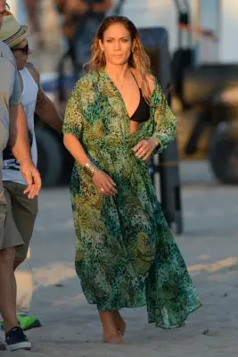 The Black Bikini Works Like a Charm With This Cover-Up