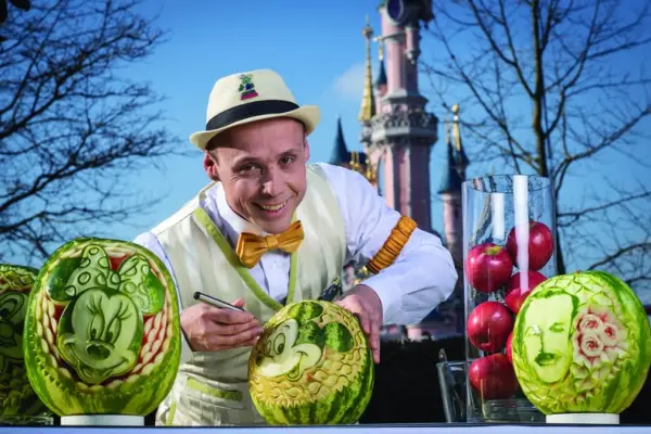 Fruit and Vegetable Sculptor