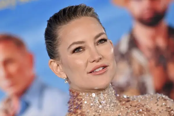 Kate Hudson Has a Strained Relationship With Her Biological Father