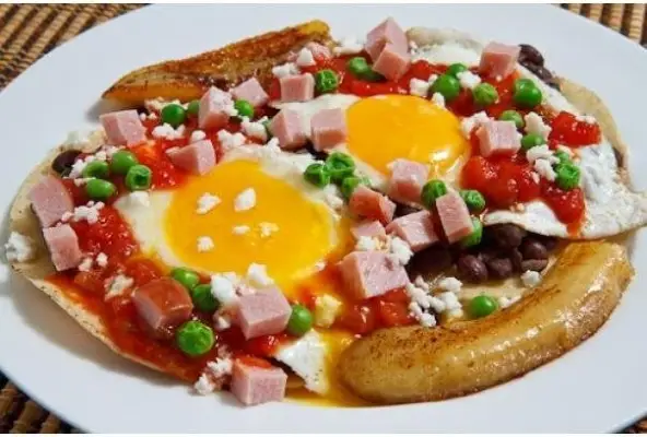Huevos Motuleños