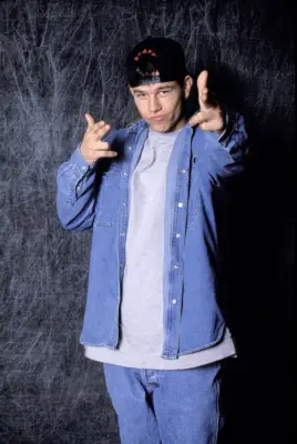 What a snappy dresser, right? Don