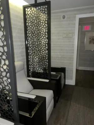 Waiting room before the synchronized massage